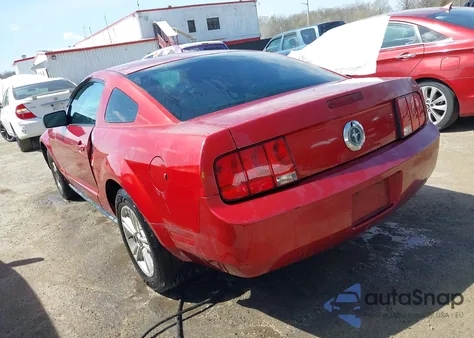 2005 Ford Mustang V6 Deluxe/V6 Premium из США, поврежденный, VIN 1ZVFT80NX55119984